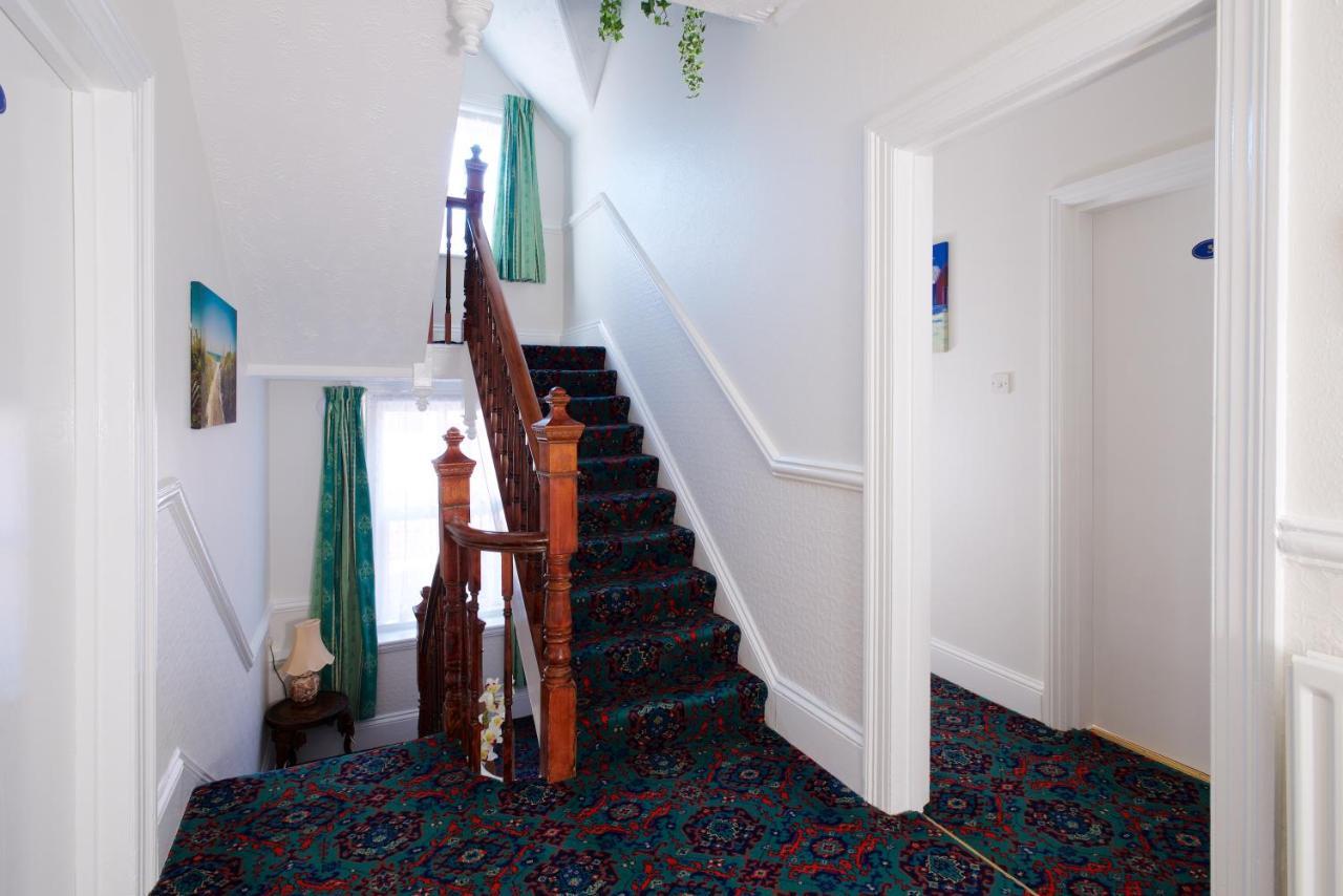 Minton Lodge Hotel - Seniors Only Bournemouth Eksteriør bilde