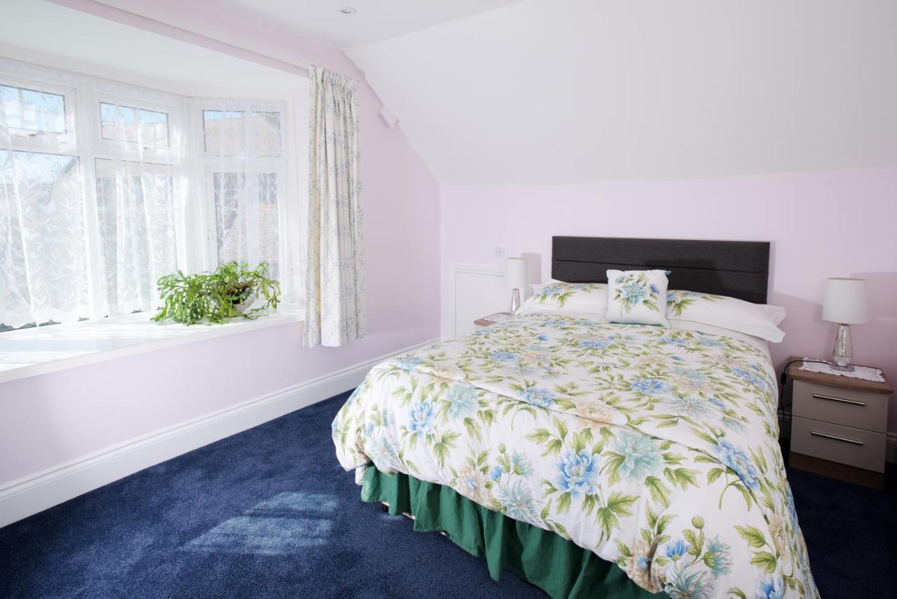 Minton Lodge Hotel - Seniors Only Bournemouth Eksteriør bilde